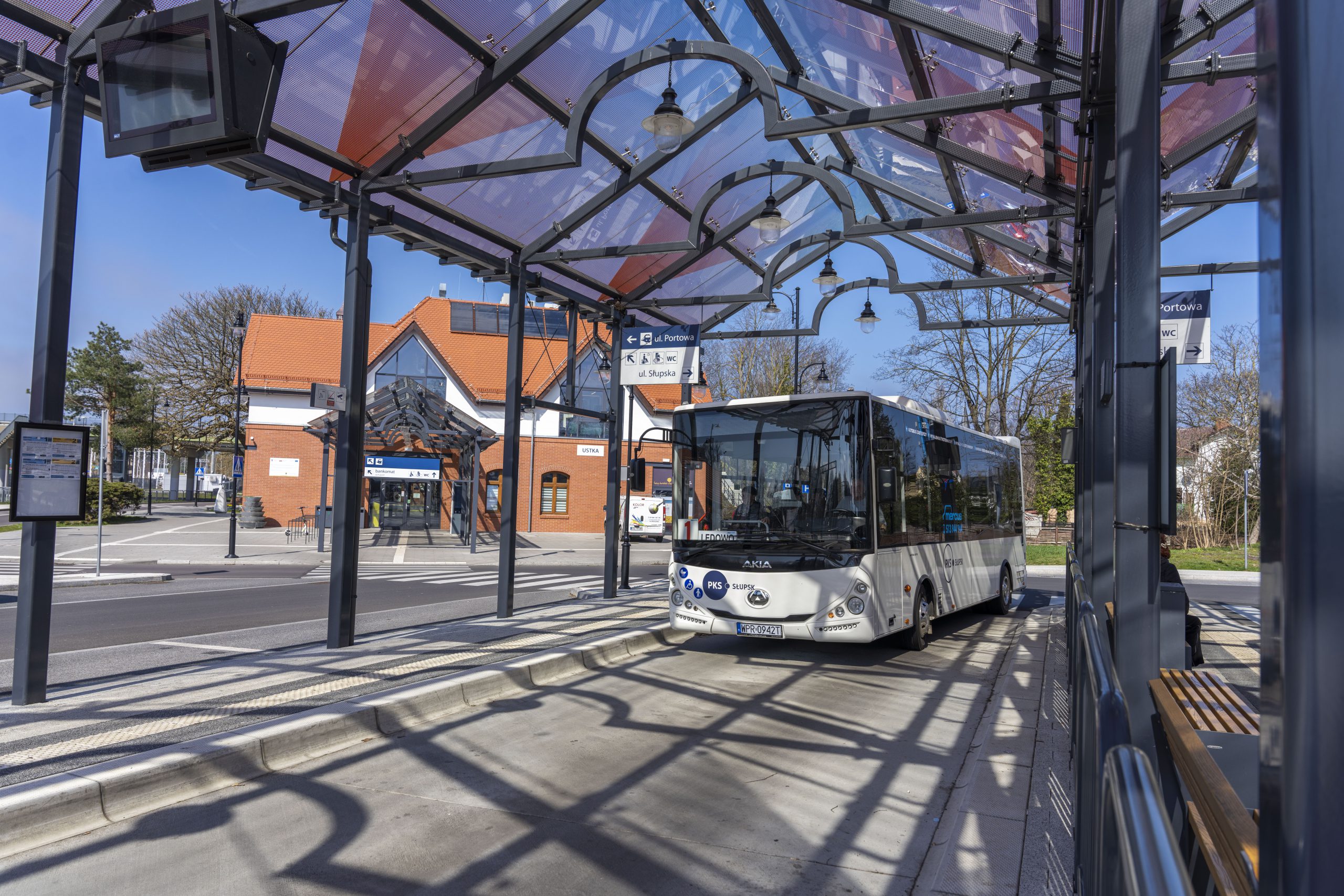 AKIA – nowy autobus na próbę w usteckiej komunikacji