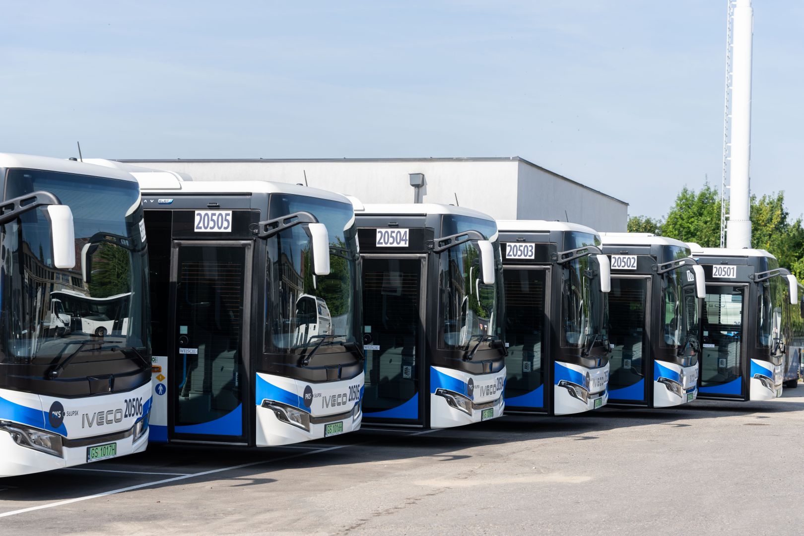 Linie pod napięciem. Elektryczne autobusy ruszają na trasy komunikacji regionalnej
